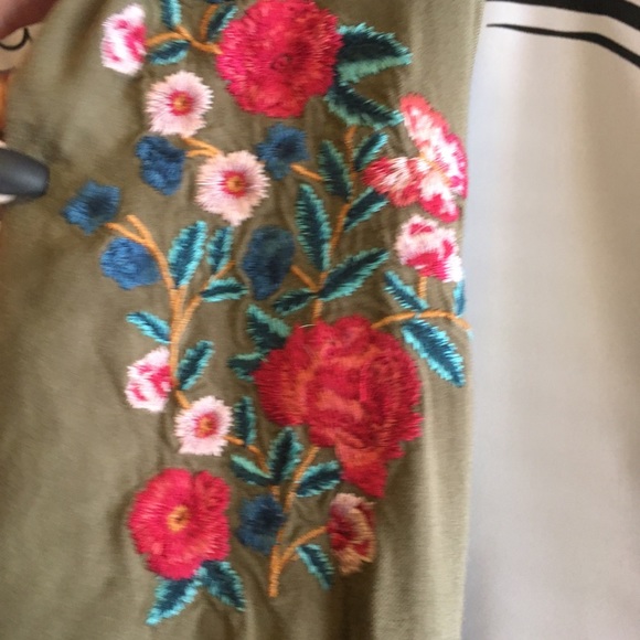 Torrid Embroidered Olive Camp Shirt 00 - Picture 5 of 6